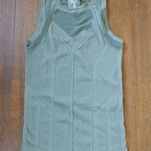 Athleta oxygen tank size medium